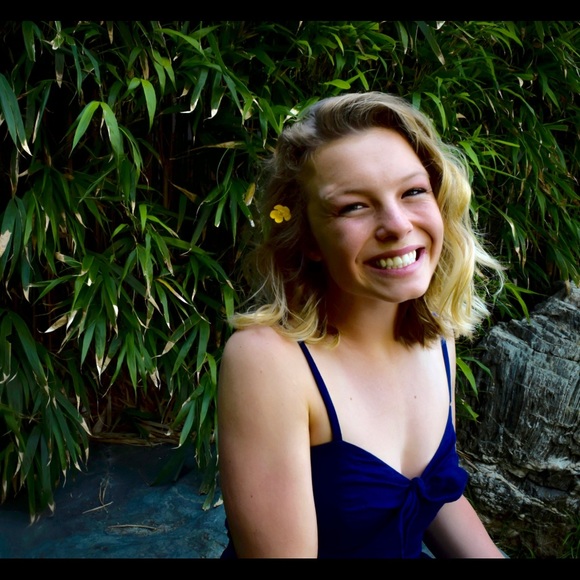 Meet your posher - Haley Brunkal! - Picture 5 of 8